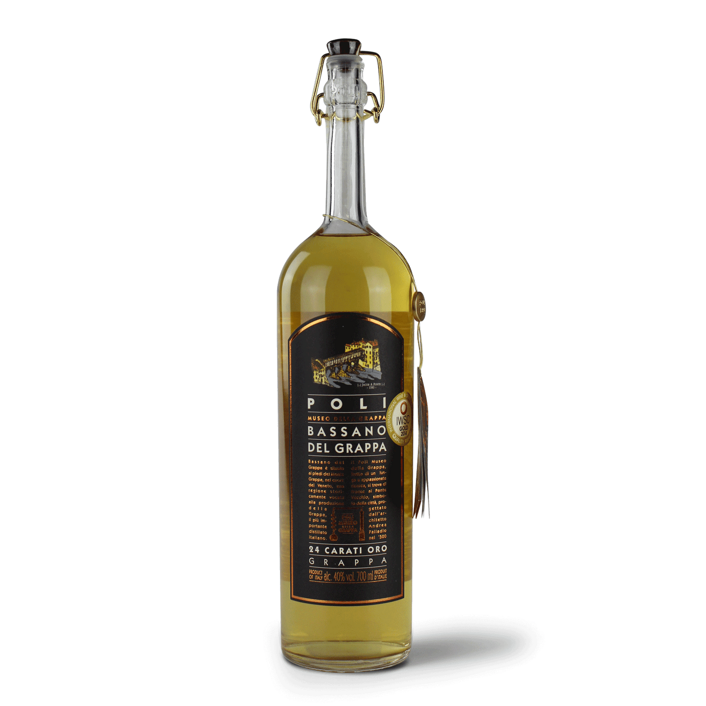 Flasche Grappa mit Etikett.