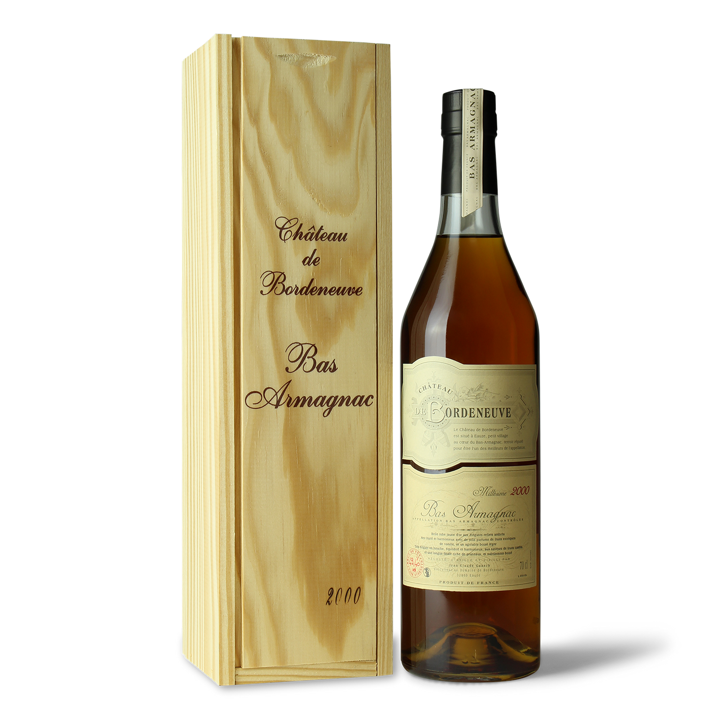 Flasche Armagnac mit Holzkiste.