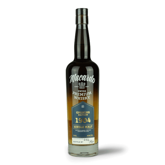 Flasche Macardo Swiss Premium Whisky.