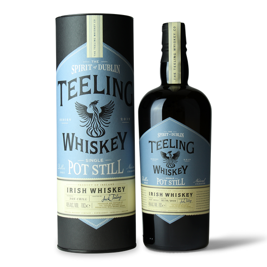 Teeling Whiskey Flasche und Verpackung.